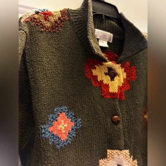 Cambridge Dry Goods Women's Cardigan Sweater - Picture 8 of 11